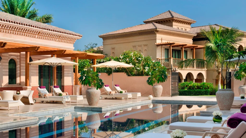 Apartments (Flats) vs Villas: Which Dubai Property Type Should You Invest In? 